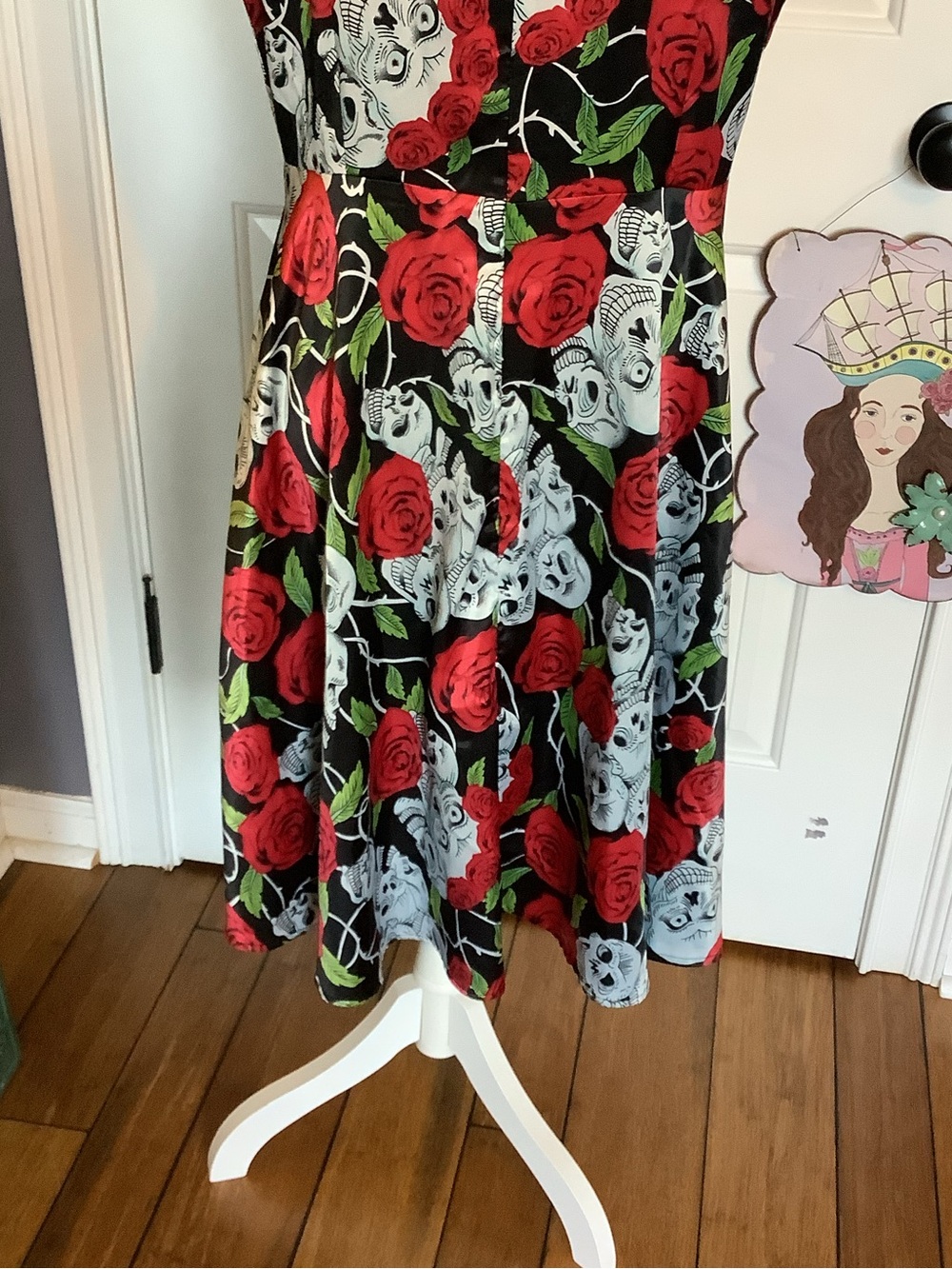 Vintage Style Rockabilly Fit-and-Flare Skull & Rose Dress - Picture 7 of 9